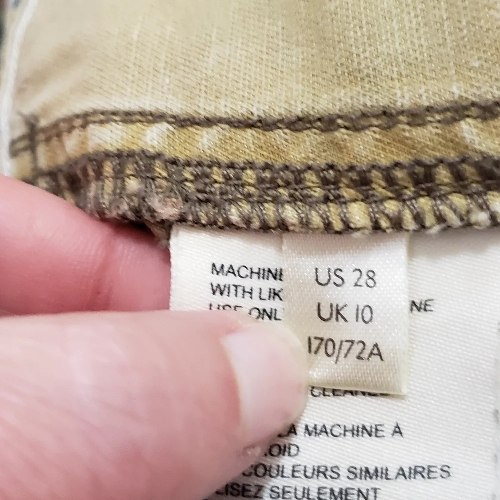 Anthropolgie Size 28 Camouflage Cargo Pants